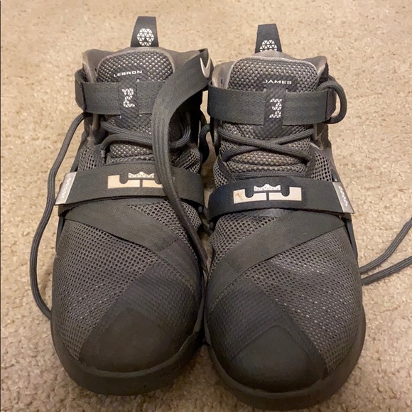 NIKE Lebron Soldier 9. - Picture 2 of 4